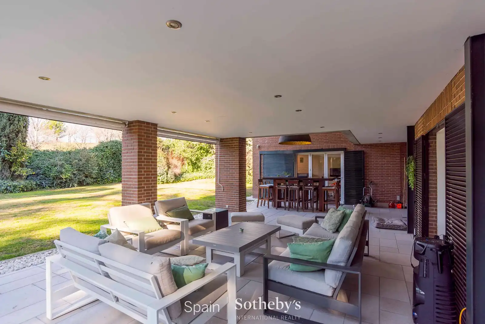 Terrace of Houses for sale in La Moraleja  with Air Conditioner, Heating and Private garden