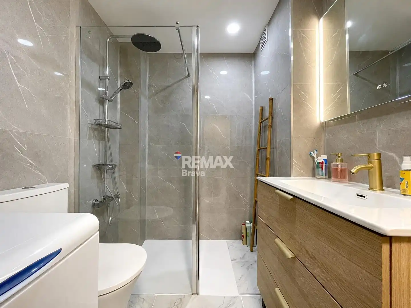 Bany de Pis en venda en Roses amb Aire condicionat, Calefacció i Parquet