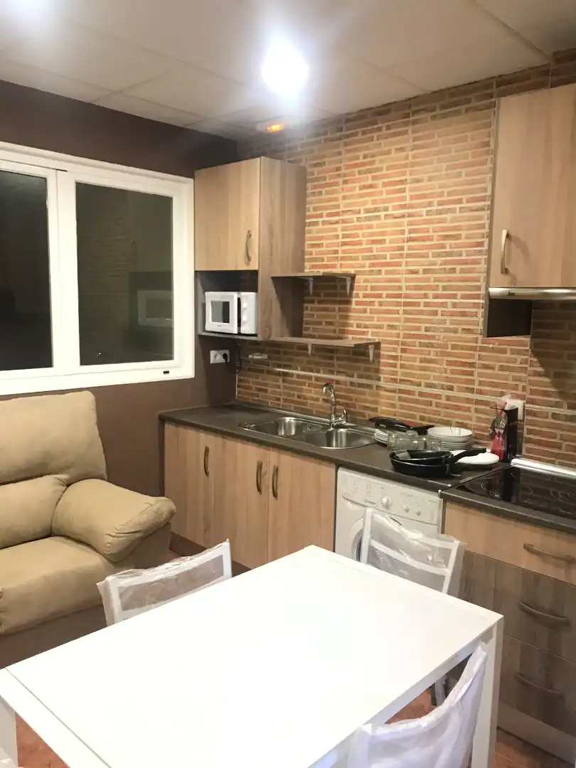 Cuina de Apartament de lloguer en Ciudad Real amb Moblat