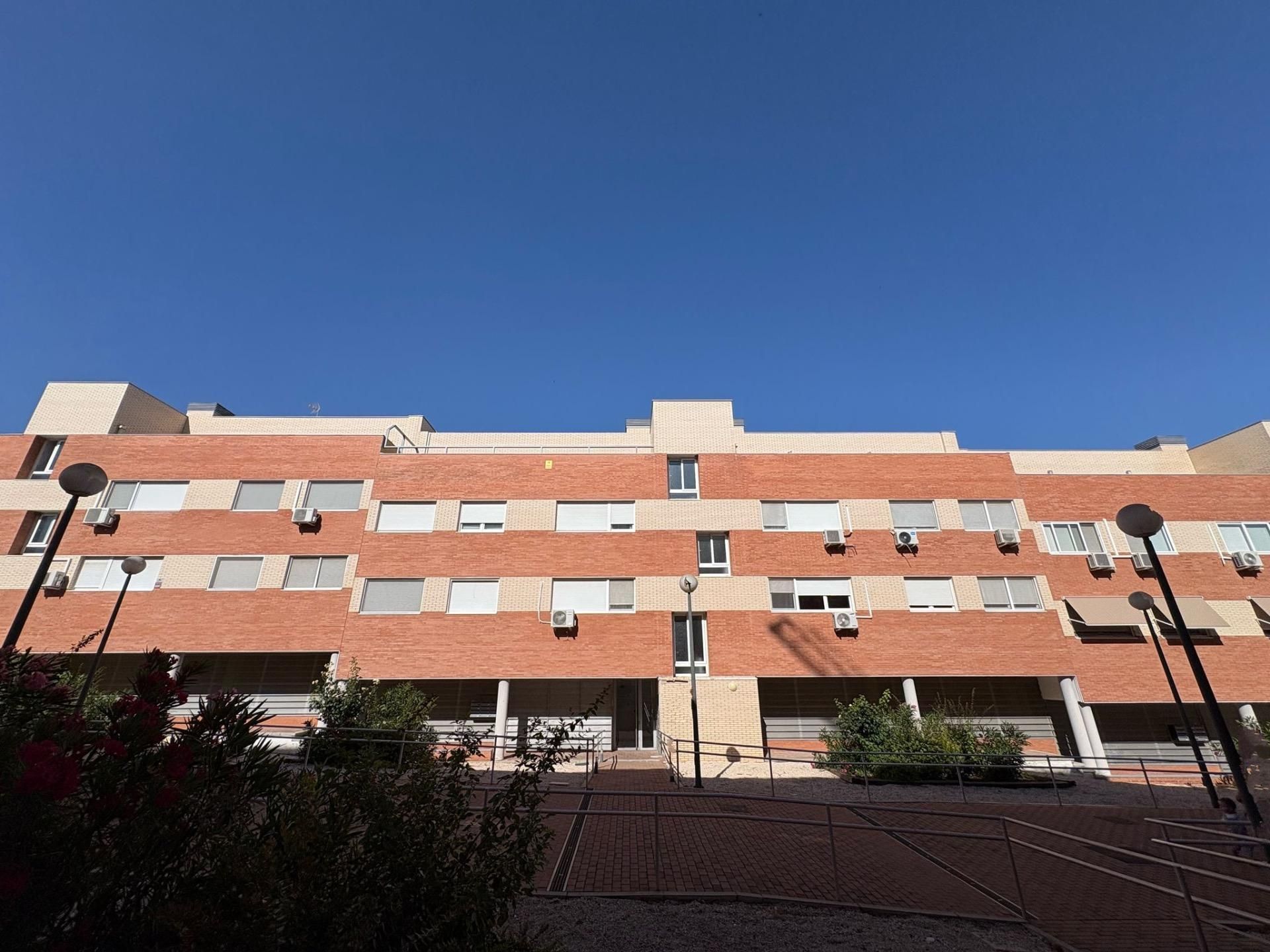 Vista exterior de Pis en venda en Villalbilla amb Aire condicionat, Calefacció i Traster