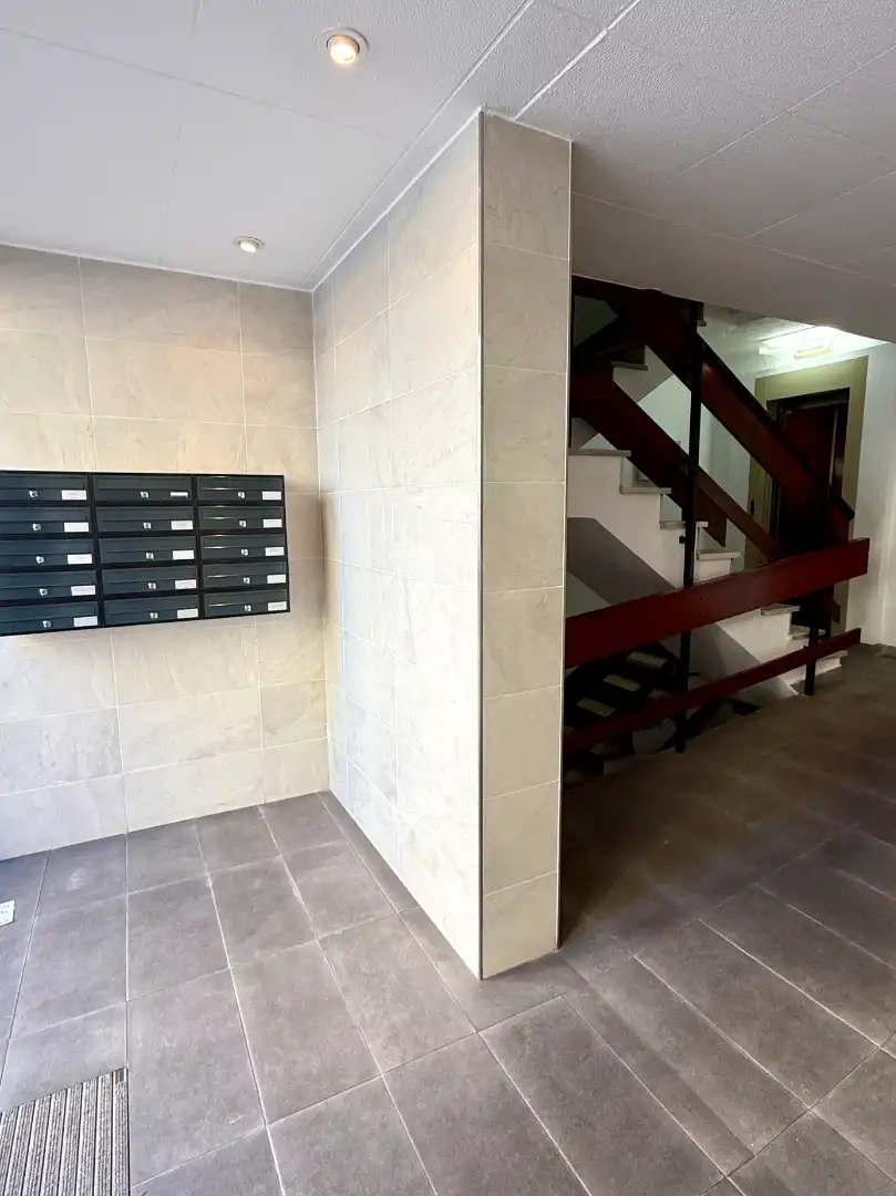 Dachboden zum Verkauf in Barcelona mit Heizung, Terrasse und Balkon