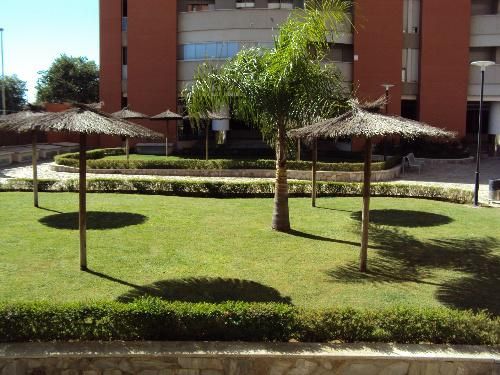 Jardí de Pis de lloguer en  Sevilla Capital amb Calefacció, Moblat i Balcó