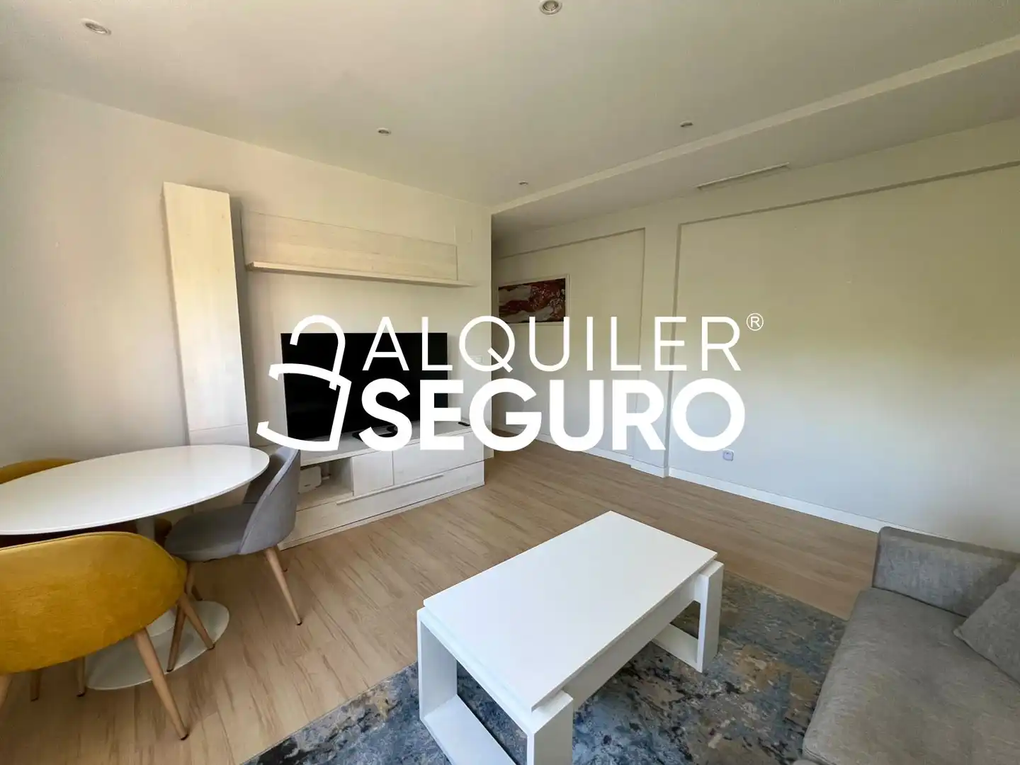 Bedroom of Flat for rent in Madrid  with Air Conditioner, Heating and Furnished