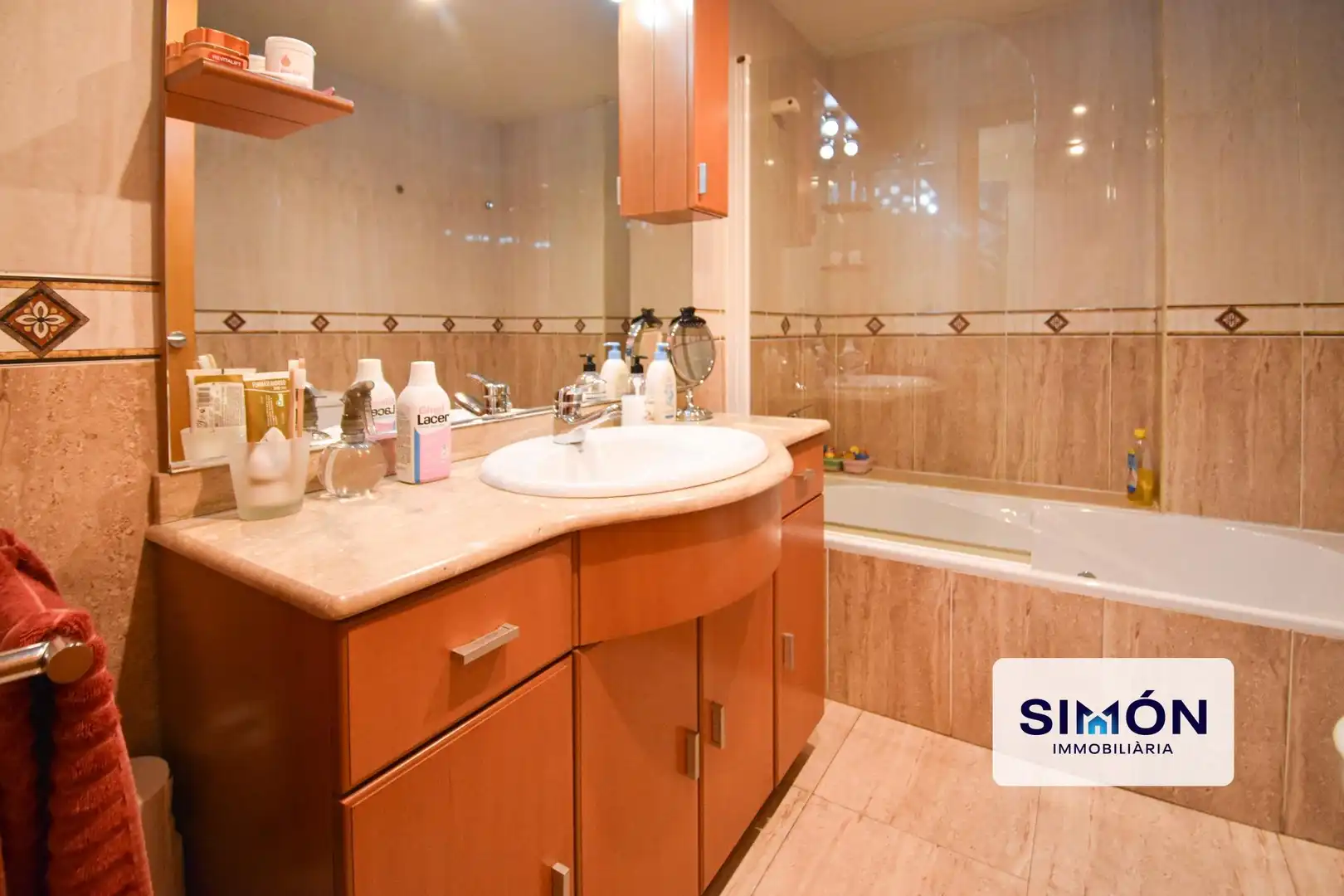 Bathroom of Flat for sale in Manresa  with Air Conditioner, Heating and Storage room