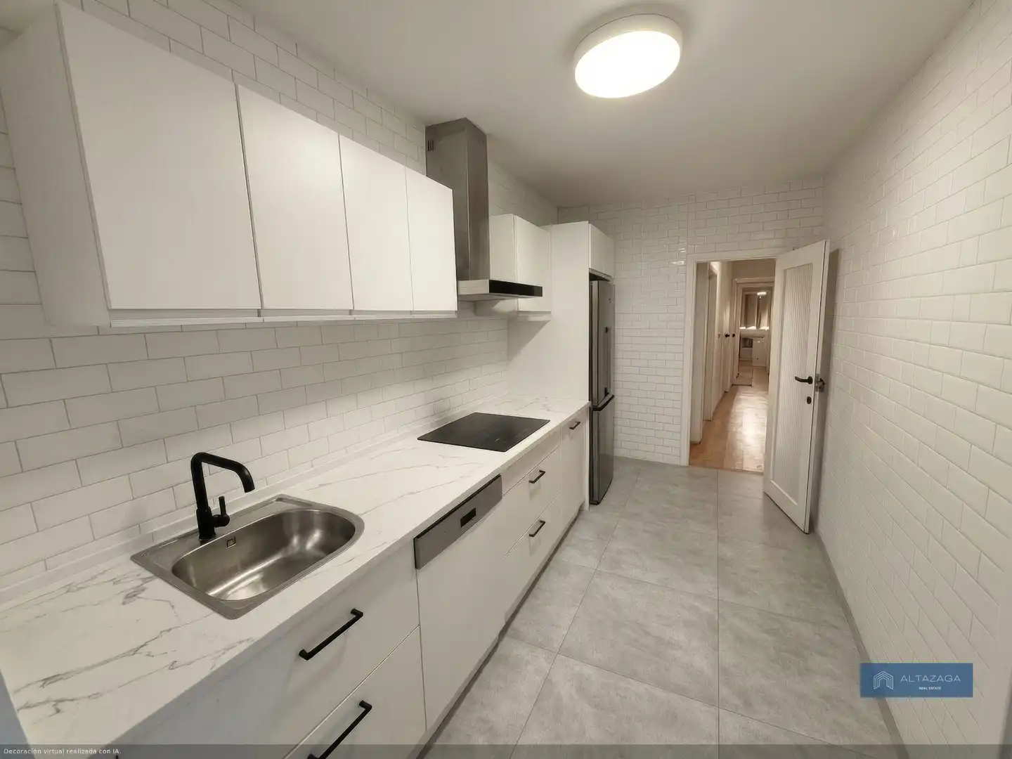Küche von Wohnung zum Verkauf in San Sebastián de los Reyes mit Klimaanlage, Terrasse und Alarm