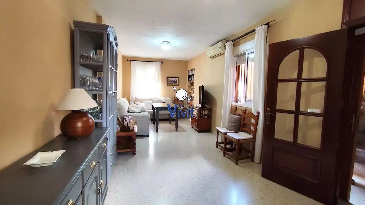 Sala d'estar de Casa adosada en venda en Alcalá de Guadaira