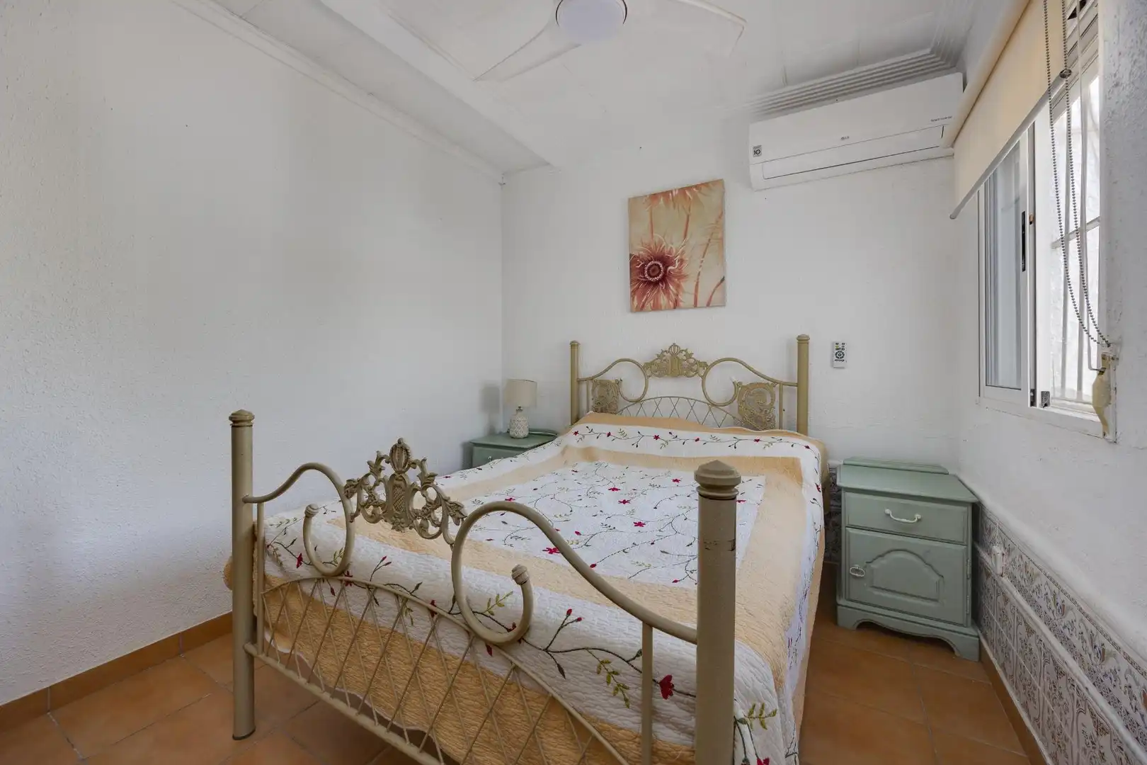 Dormitori de Casa o xalet en venda en Torrevieja amb Aire condicionat, Jardí privat i Terrassa