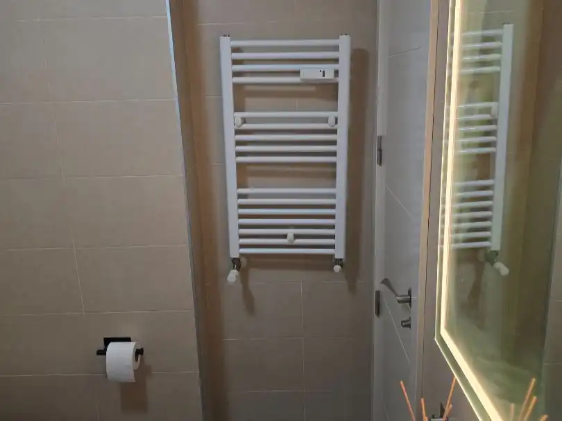 Badezimmer von Wohnung zum Verkauf in  Madrid Capital mit Klimaanlage
