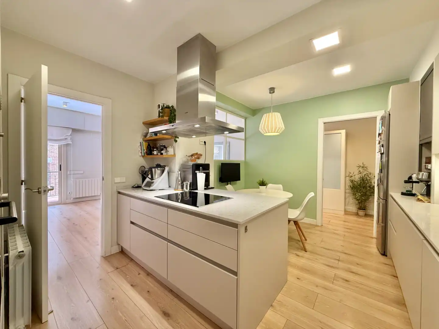 Cocina de Piso de alquiler en Barcelona con Aire acondicionado, Calefacción y Parquet