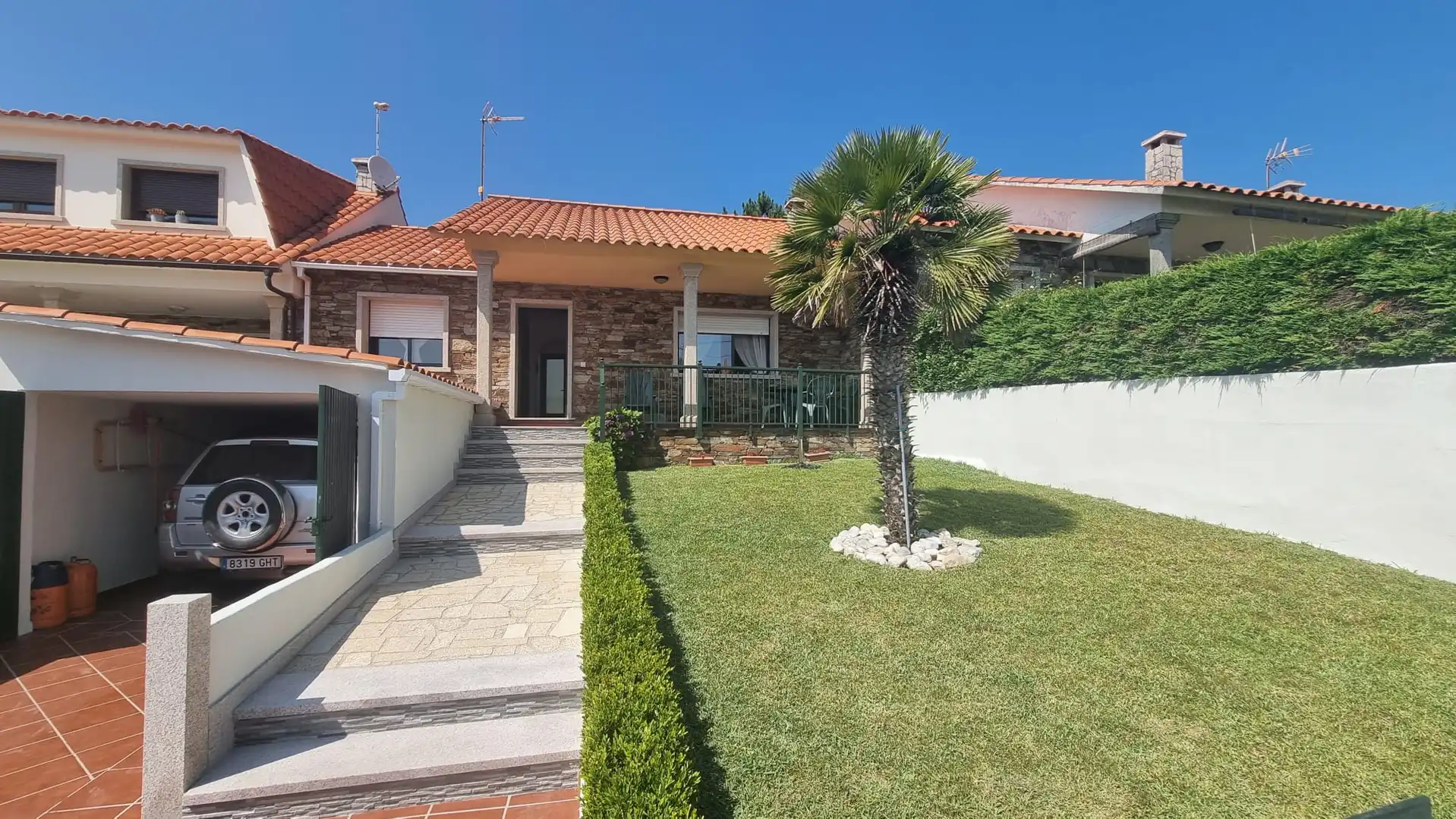 Exterior view of Detached homes for rent in Sanxenxo  with Private garden, Terrace and Furnished