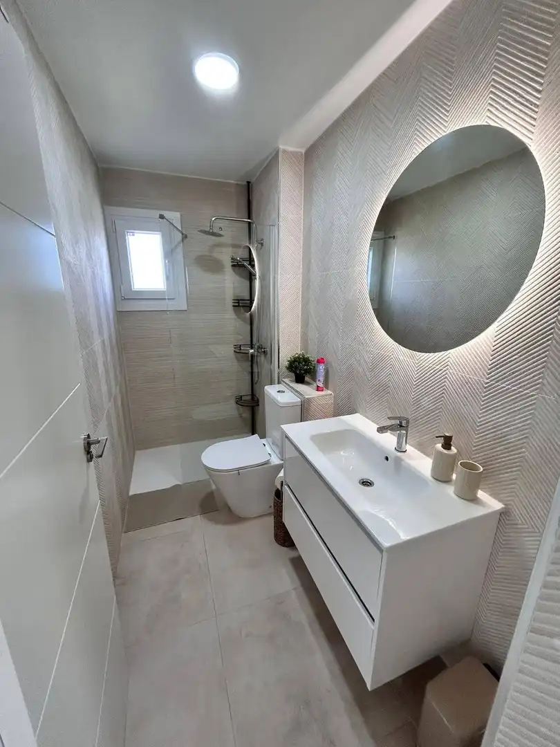 Bany de Apartament en venda en Orihuela amb Aire condicionat, Terrassa i Moblat