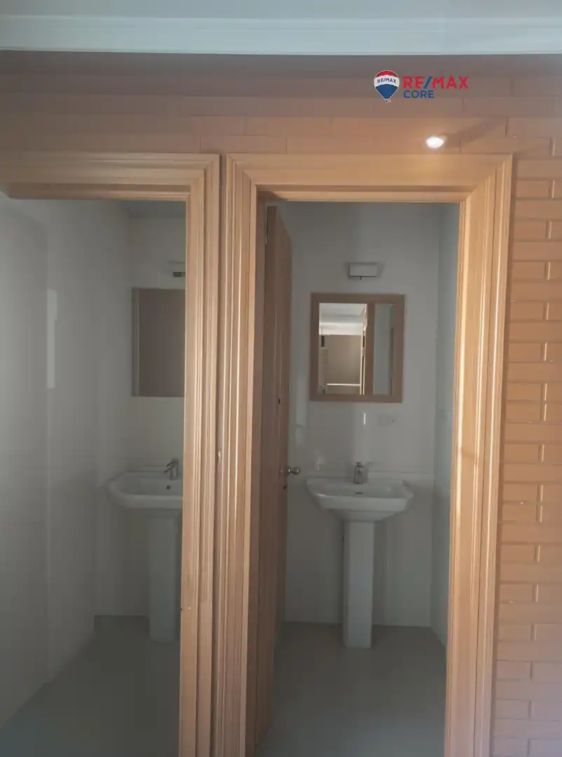 Baño de Local en venta en Cáceres