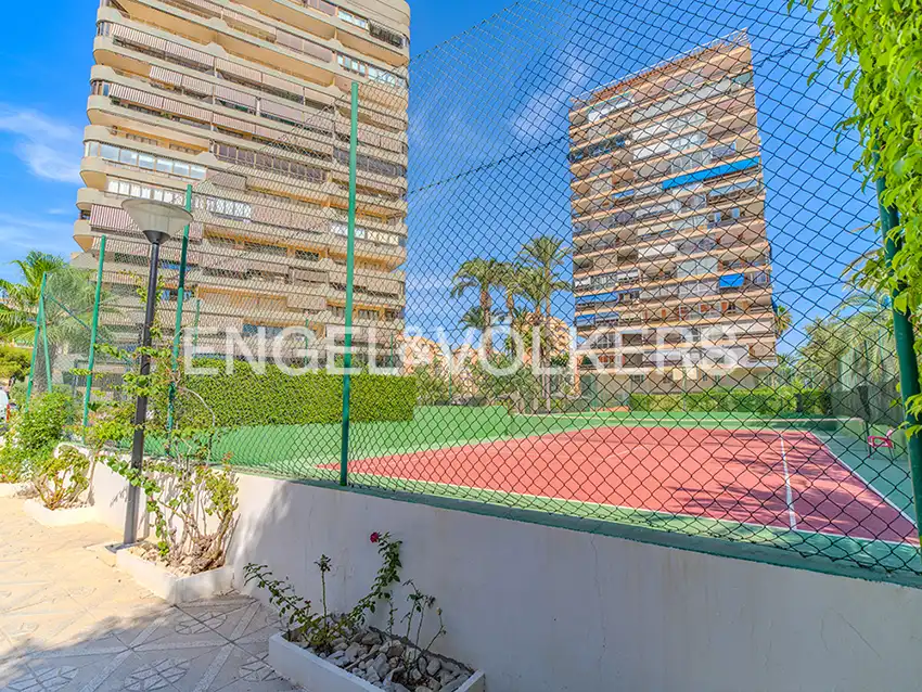 Vista exterior de Apartamento en venta en Alicante / Alacant con Calefacción y Terraza