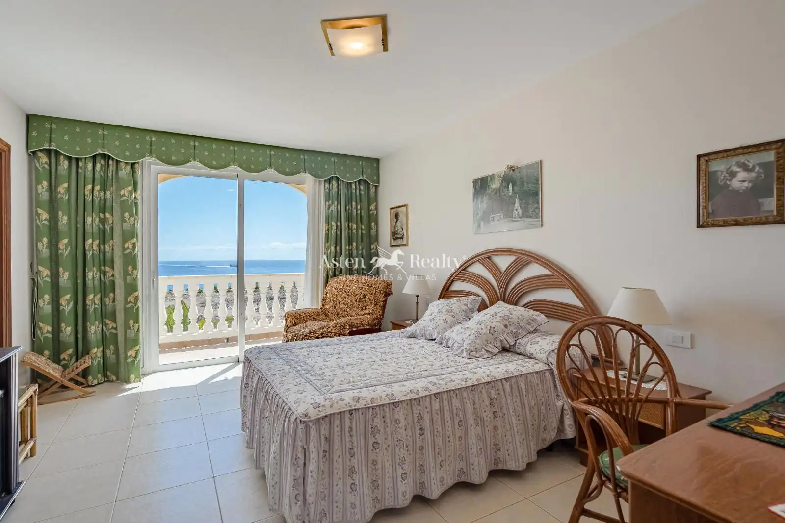 Habitación de Piso en venta en Arona con Terraza, Trastero y Piscina