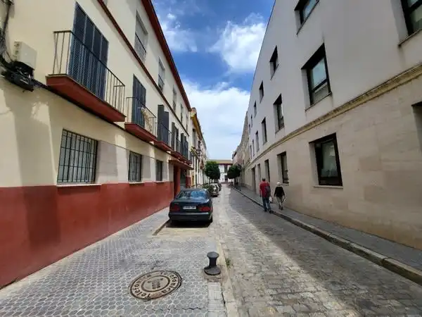Piso en venta en C/ Alberto Lista, Feria