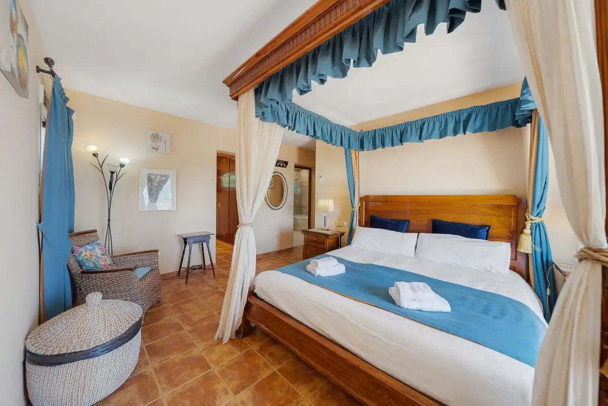Bedroom of Houses for sale in Benalmádena