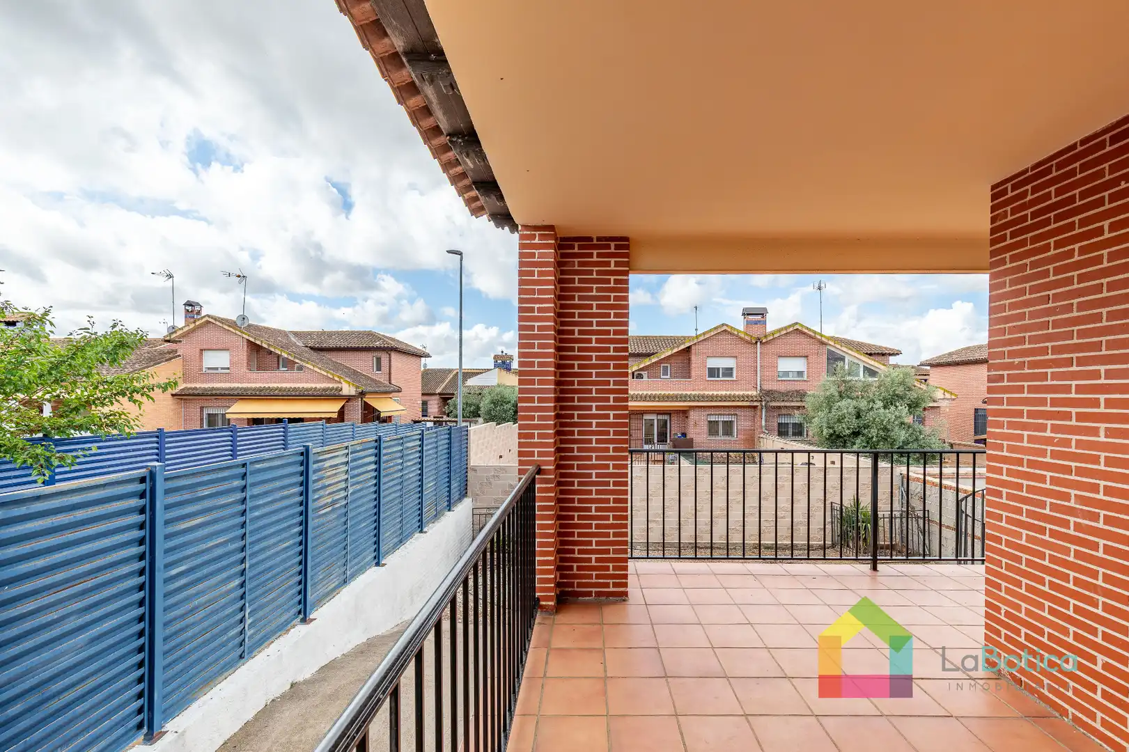 Terraza de Casa adosada en venta en Burguillos de Toledo con Calefacción, Jardín privado y Terraza