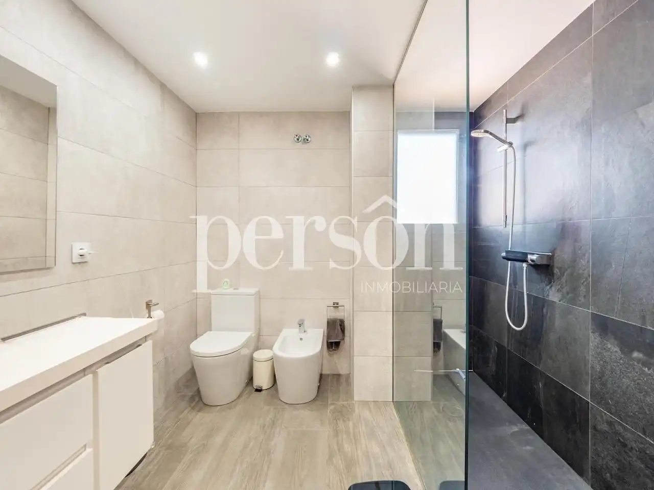 Baño de Ático en venta en Valencia con Aire acondicionado, Terraza y Trastero