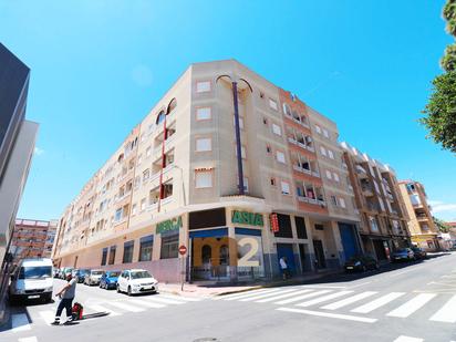 Vista exterior de Pis en venda en Guardamar del Segura amb Aire condicionat, Terrassa i Moblat