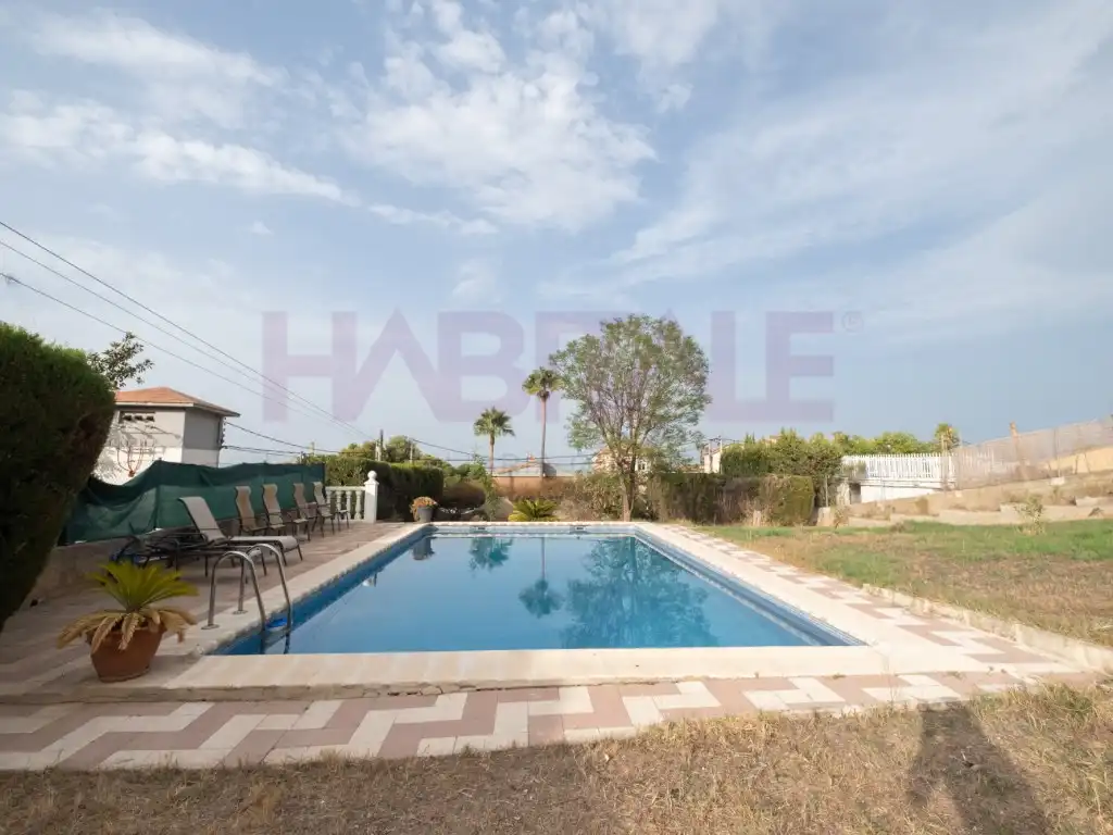 Swimming pool of Houses for sale in Chiva  with Air Conditioner, Heating and Furnished
