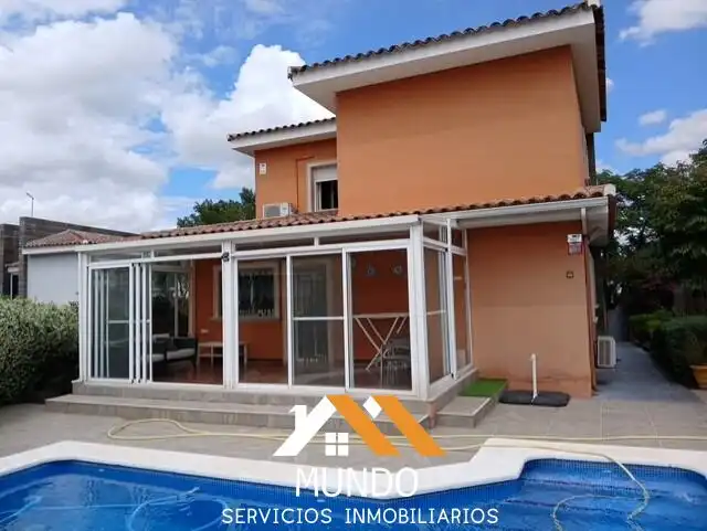 Vista exterior de Casa o chalet de alquiler en Paterna con Aire acondicionado, Calefacción y Jardín privado
