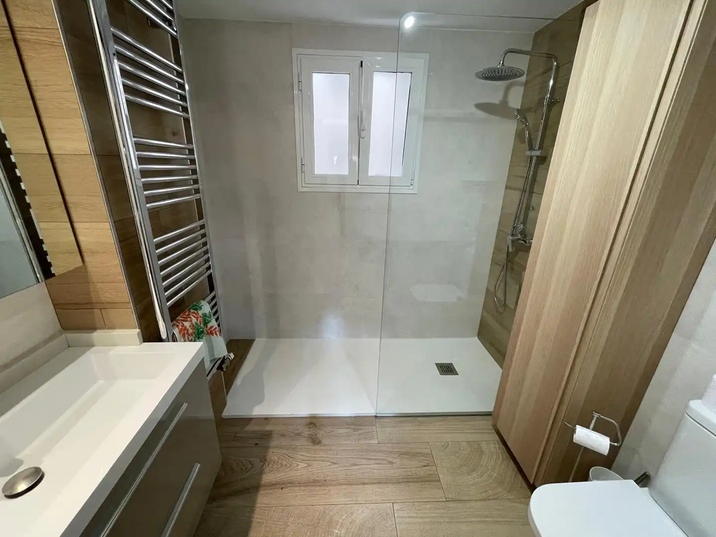 Baño de Piso de alquiler en Zaragoza con Aire acondicionado, Calefacción y Terraza