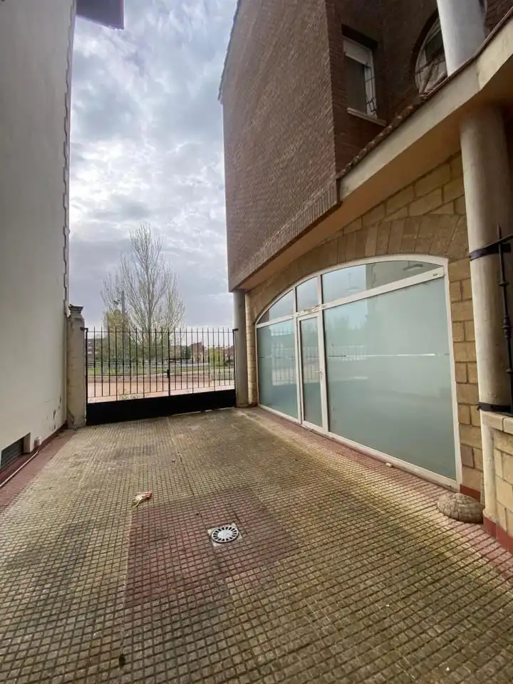 Local comercial en venda a Calle San Pedro Del Castro 3 24005 Leon, imagen 11
