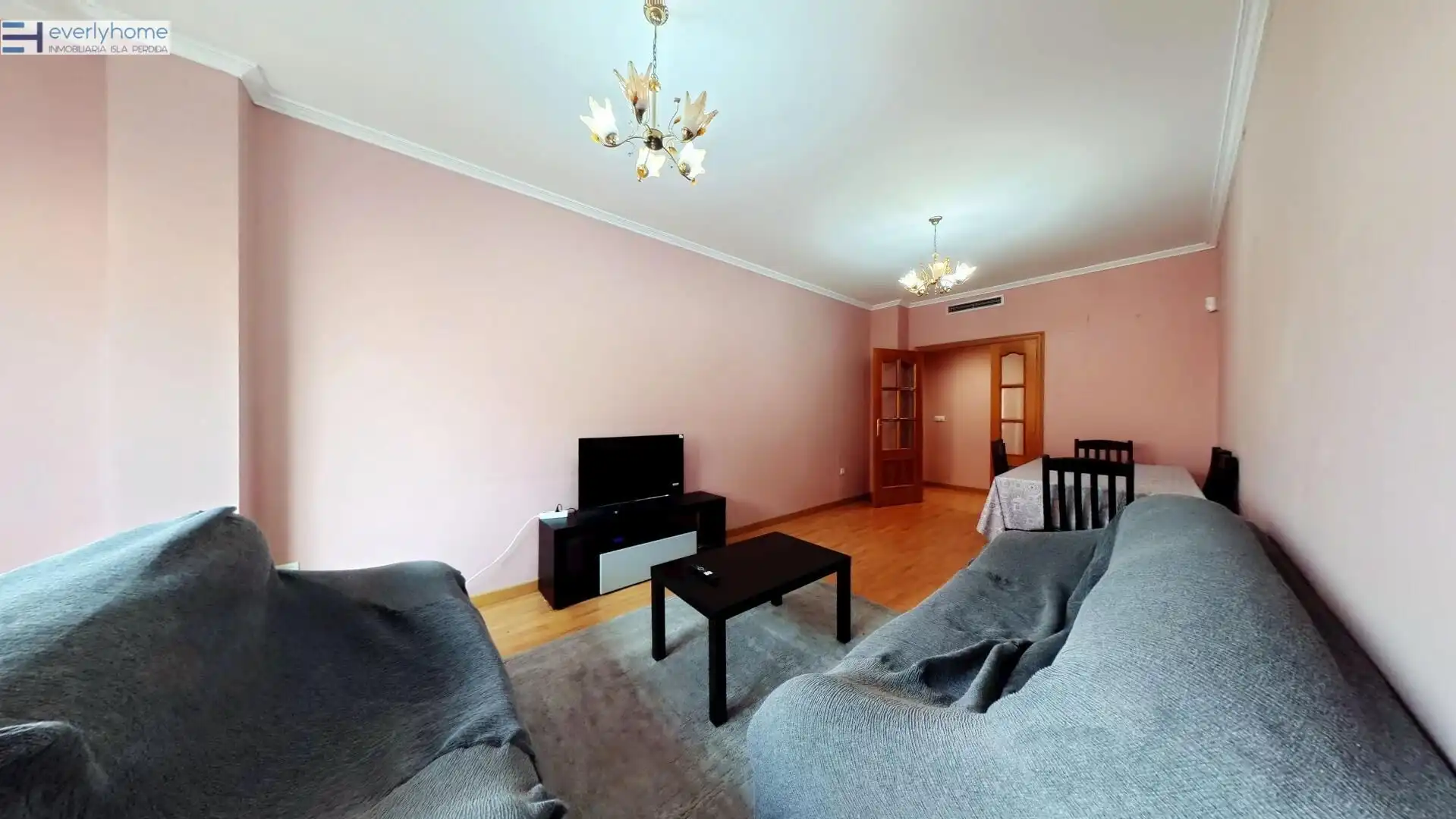 Sala de estar de Piso en venta en Castellón de la Plana / Castelló de la Plana con Parquet y Trastero