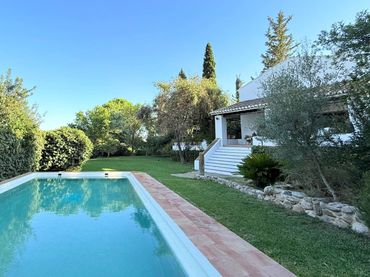 Casa rústica con piscina en venta en Álora