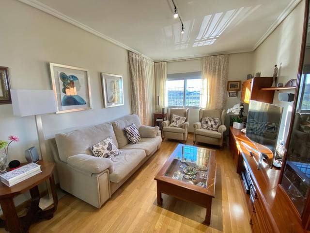 Piso en Venta en Constitución en Poble Nou