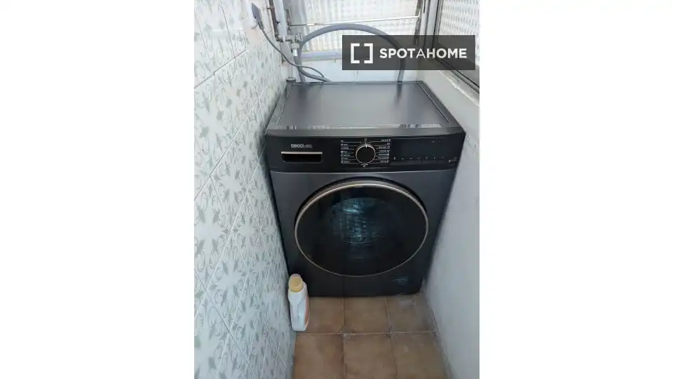 Habitación de Apartamento para compartir en Barcelona con Aire acondicionado, Terraza y Amueblado