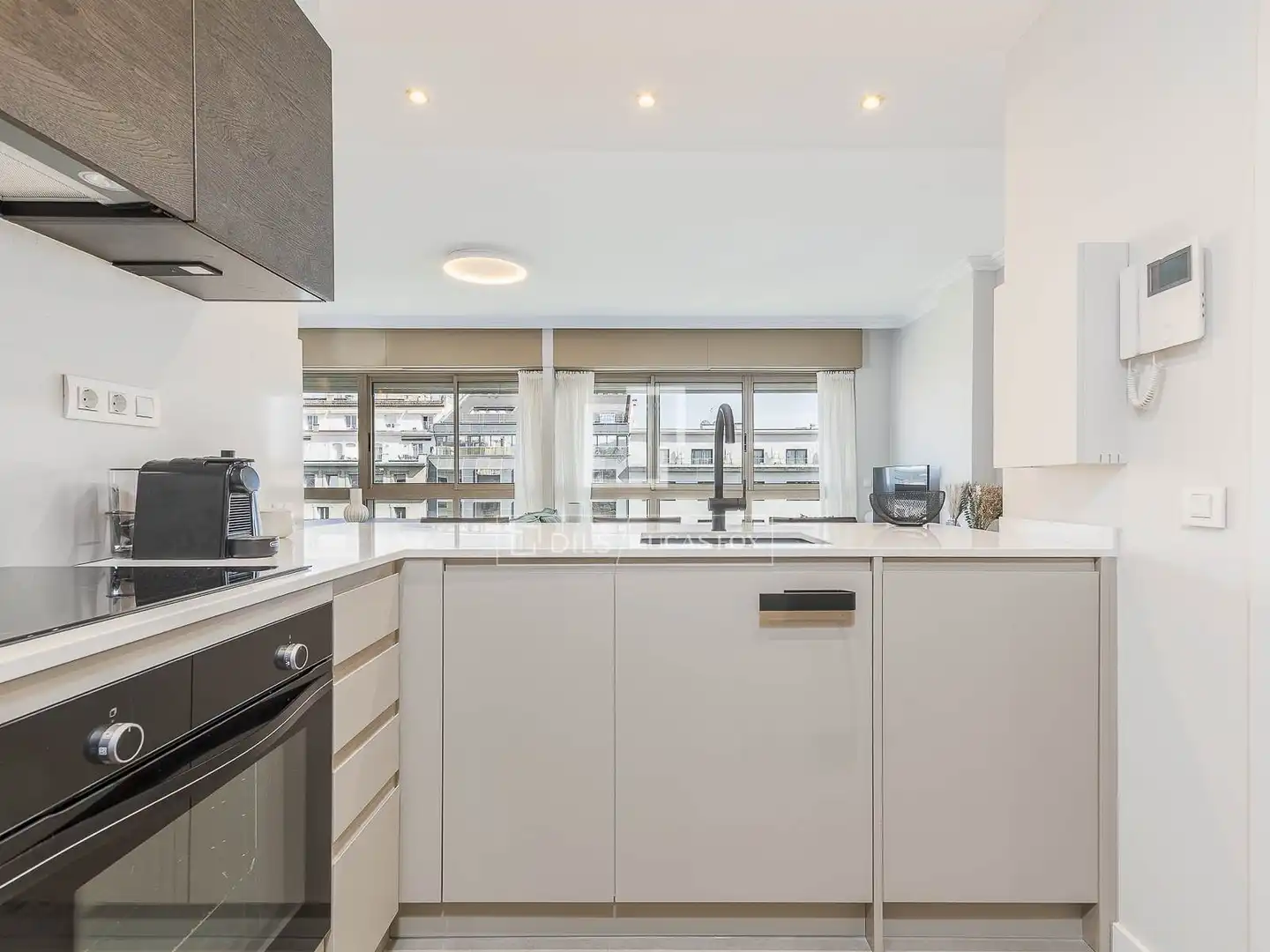 Cocina de Ático en venta en Barcelona con Aire acondicionado, Calefacción y Trastero