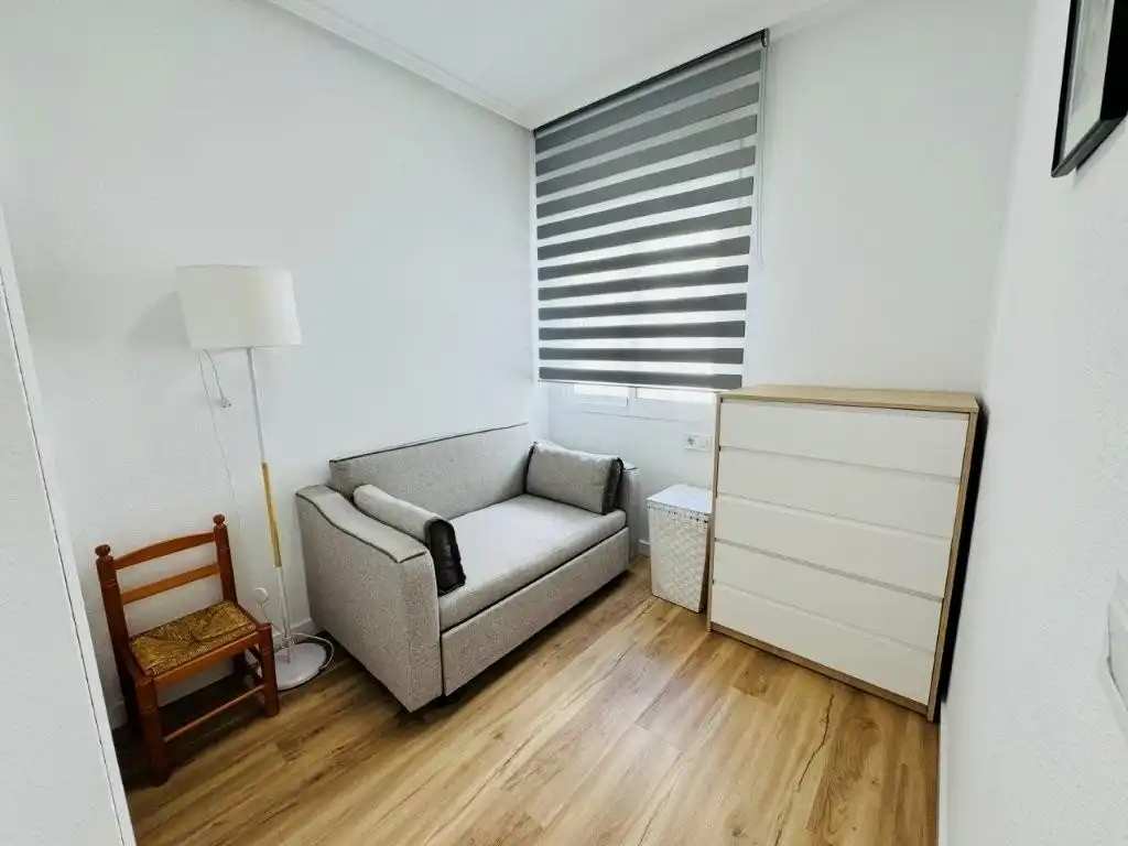 Dormitori de Apartament en venda en Guardamar del Segura amb Aire condicionat, Moblat i Balcó