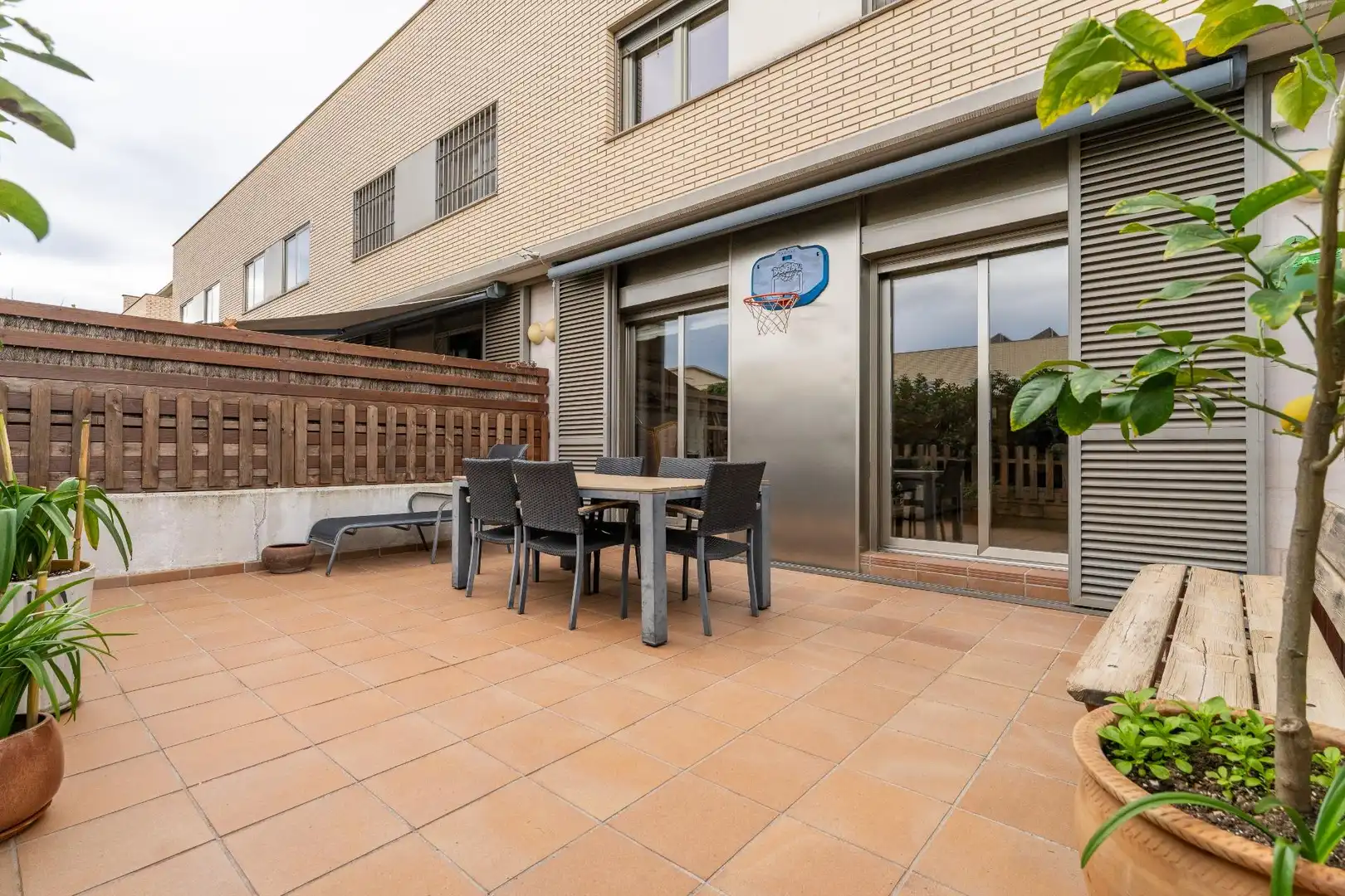 Terraza de Casa adosada en venta en Montbrió del Camp con Aire acondicionado, Calefacción y Jardín privado