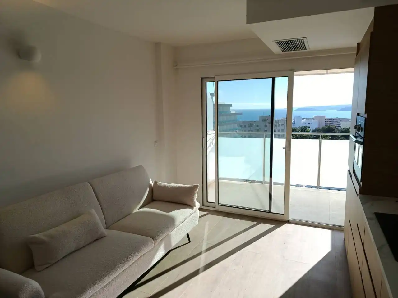 Habitación de Apartamento en venta en Calvià con Aire acondicionado, Terraza y Amueblado