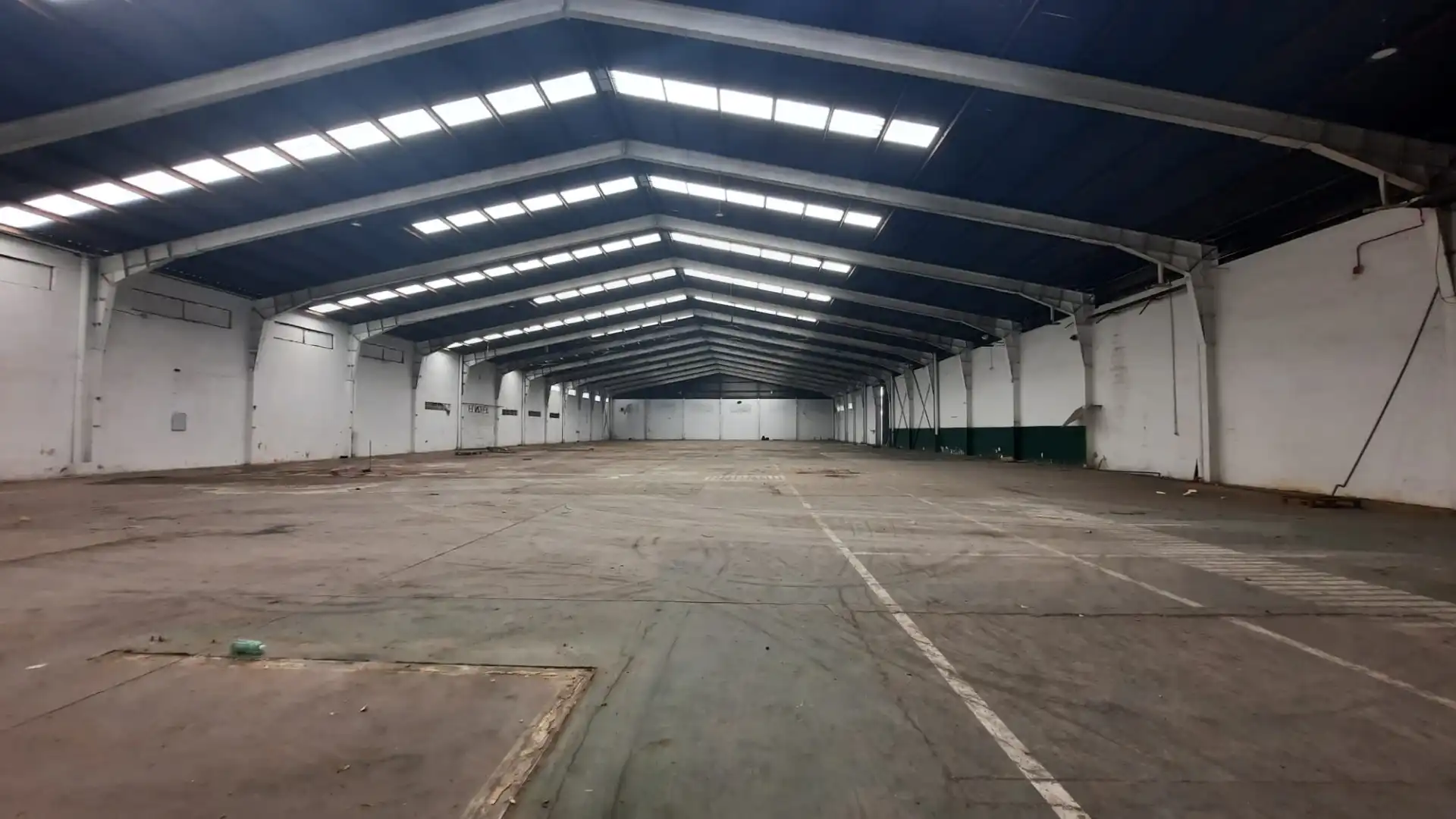 Außenansicht von Fabrikhallen zur Miete in Almazora / Almassora