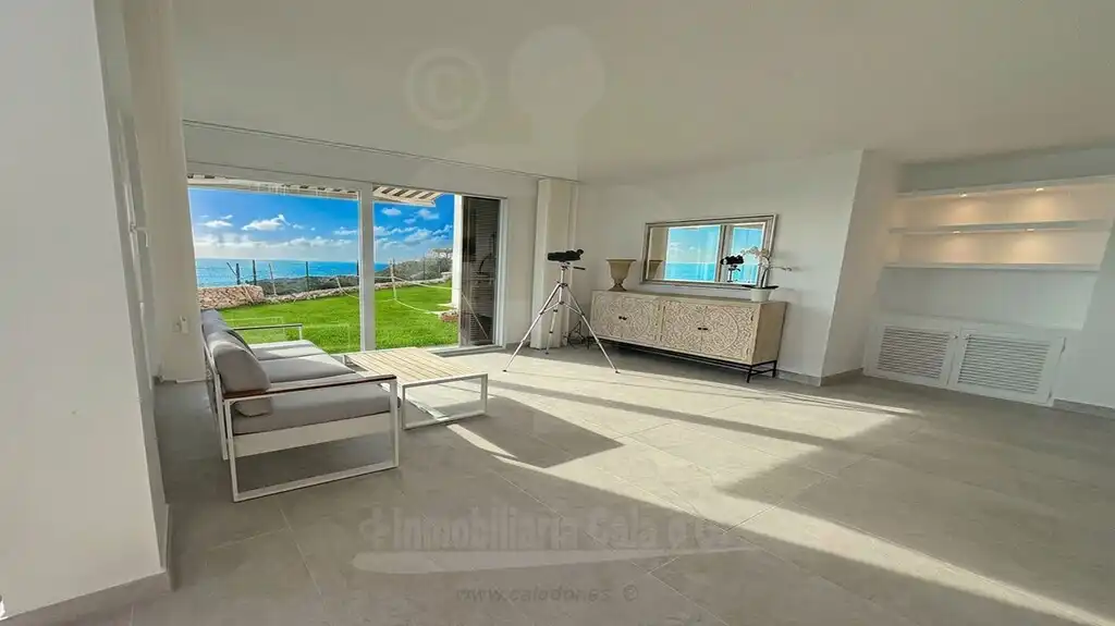 Sala d'estar de Apartament en venda en Santanyí amb Aire condicionat, Jardí privat i Terrassa