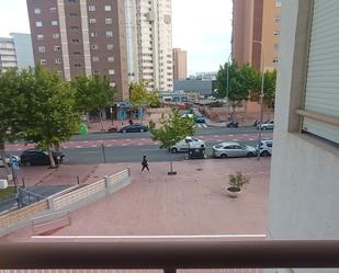 Vista exterior de Apartament en venda en Benidorm amb Terrassa, Moblat i Piscina comunitària