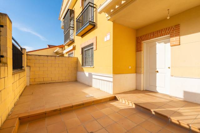 Casa adosada en Venta en Calle de Oliva en Gerindote