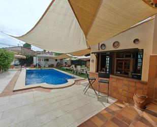 Swimming pool of House or chalet for sale in Torrevieja  with Air Conditioner, Heating and Private garden