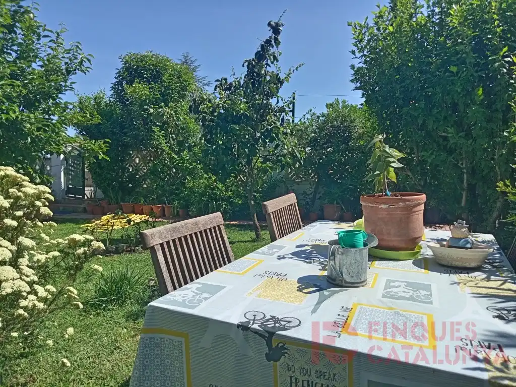 Jardí de Casa o xalet en venda en Vilobí d'Onyar