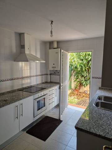 Casa-chalet en Alquiler en Calle Chile en Umbrete