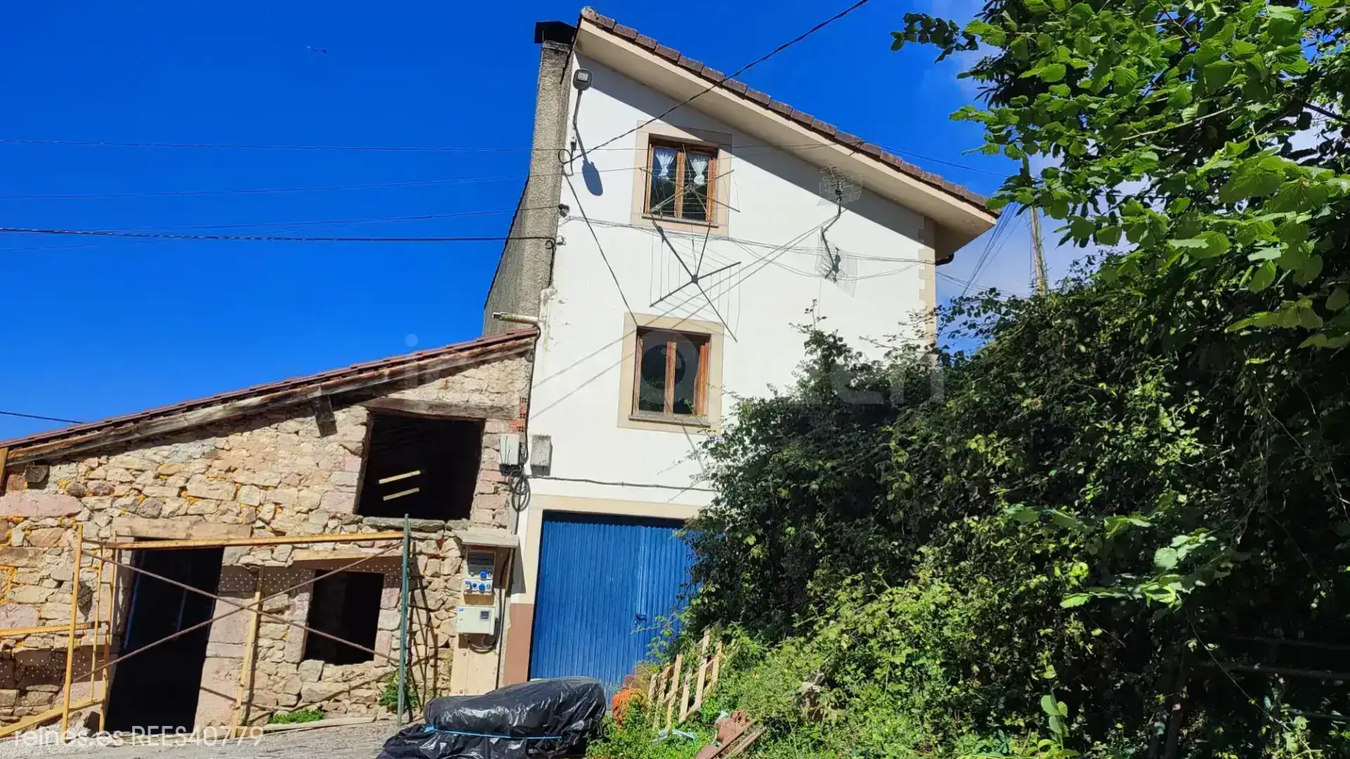 Vista exterior de Casa o chalet en venta en Cabrales con Terraza y Amueblado