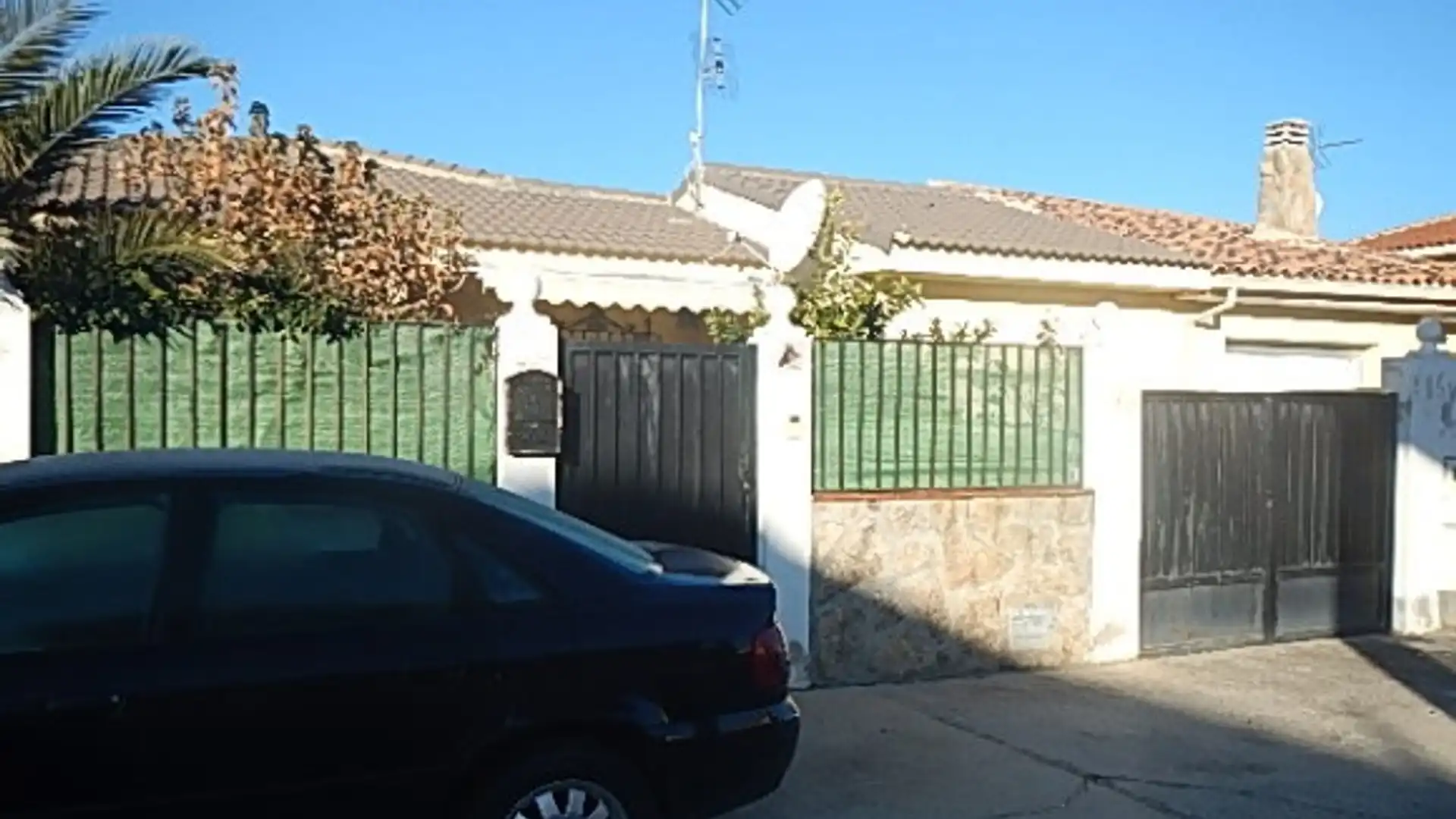 Außenansicht von Einfamilien-Reihenhaus zum Verkauf in Burguillos de Toledo mit Gemeinschaftspool