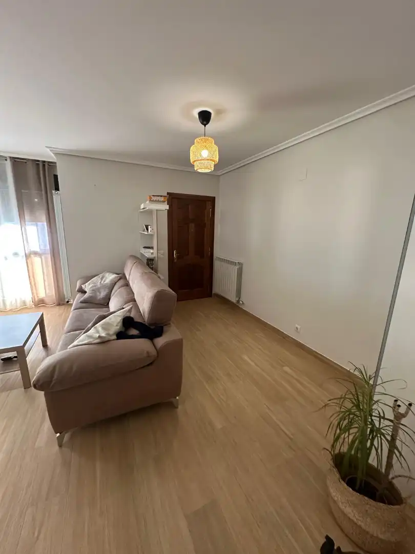 Sala de estar de Casa adosada en venta en Nájera con Calefacción, Jardín privado y Parquet
