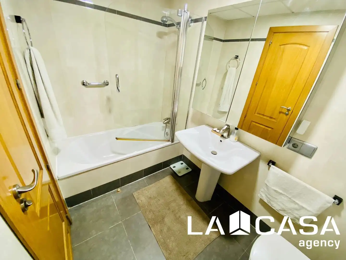 Wohnung zur Miete in Calle BOTICA, Arenal - La Pólvora