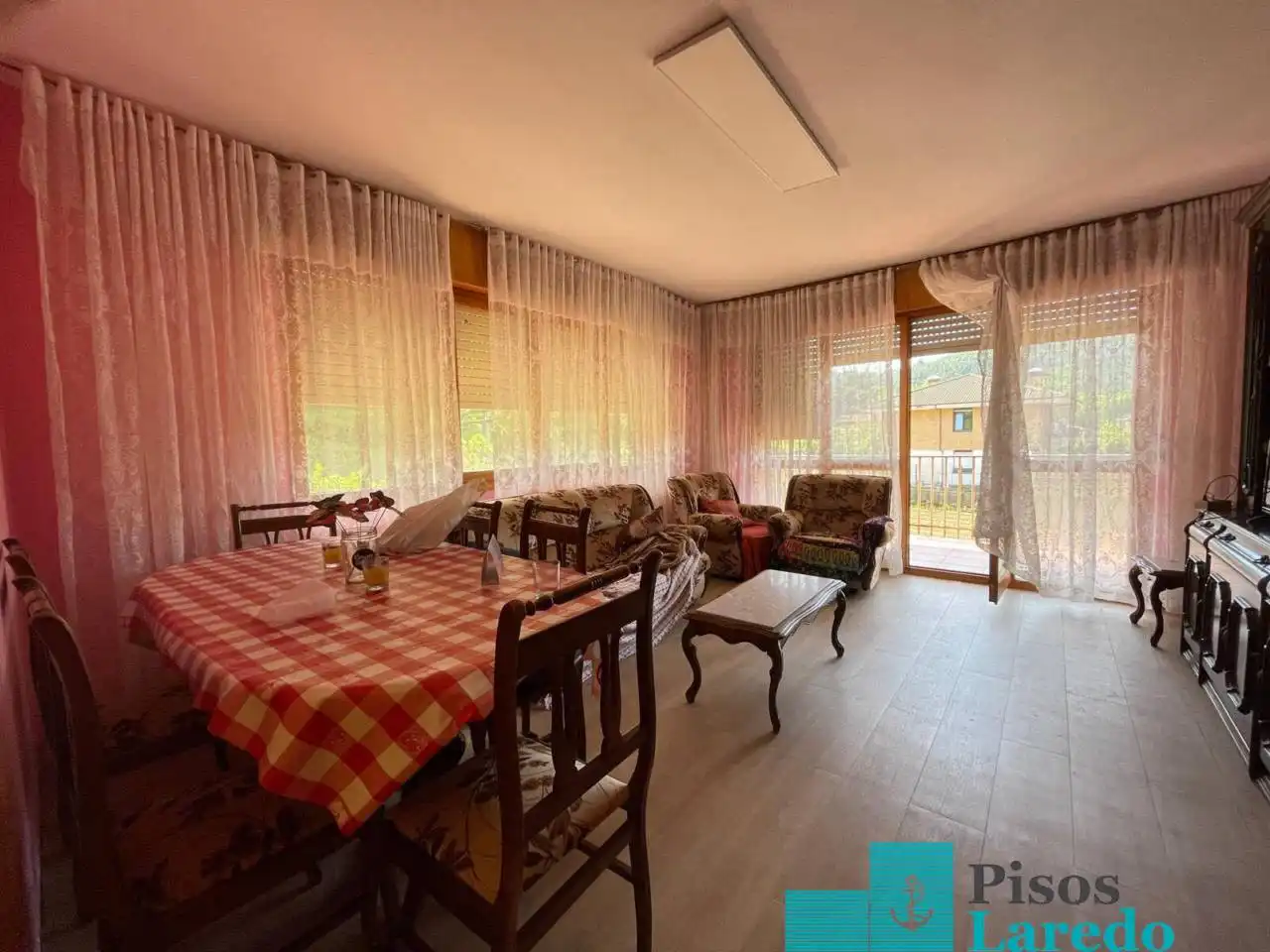 Comedor de Casa o chalet en venta en Ampuero con Jardín privado, Parquet y Terraza