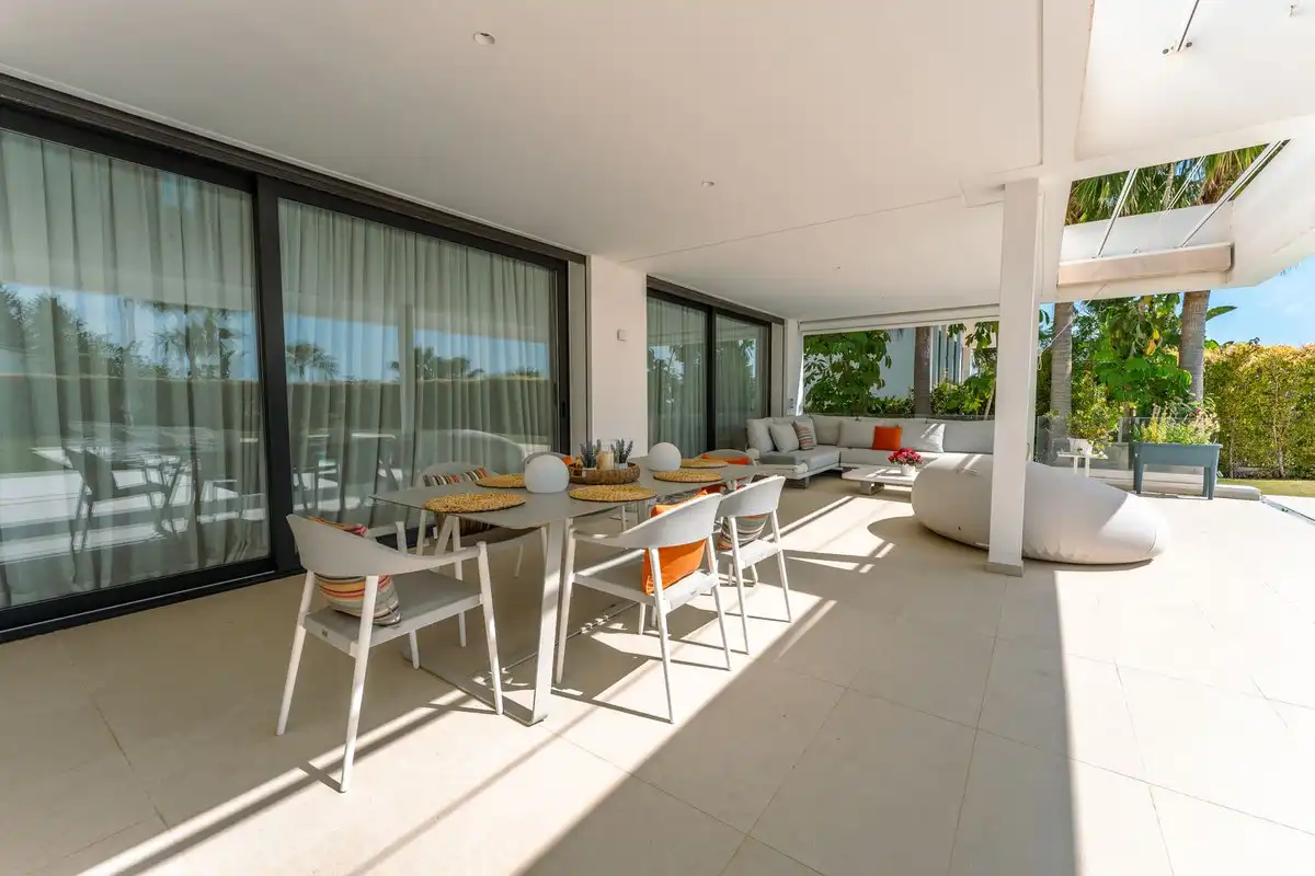Terrassa de Casa o xalet de lloguer en Estepona amb Jardí privat, Piscina i Alarma