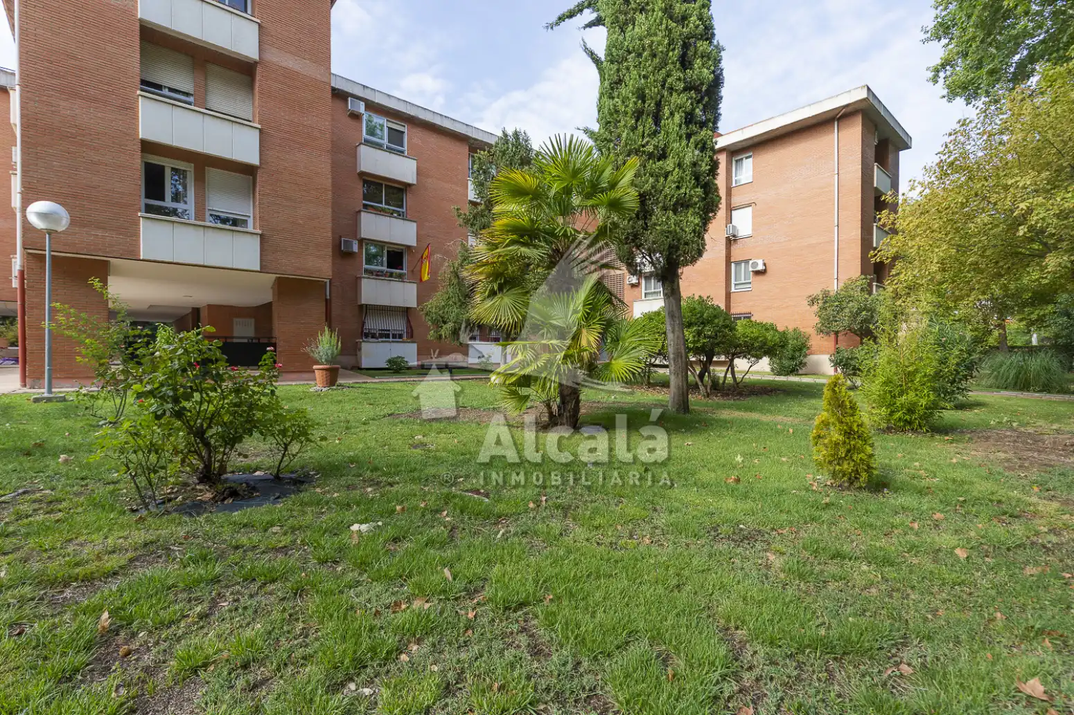 Jardí de Pis en venda en Alcalá de Henares amb Aire condicionat, Calefacció i Moblat
