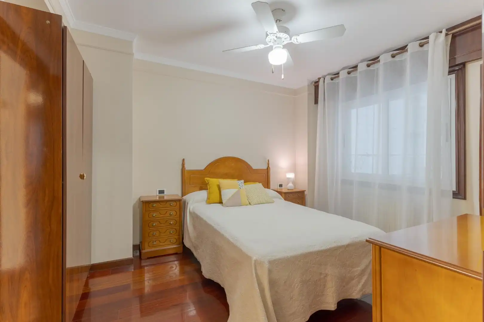 Flat for rent in Calle EDUARDO IGLESIAS, Centro - Areal